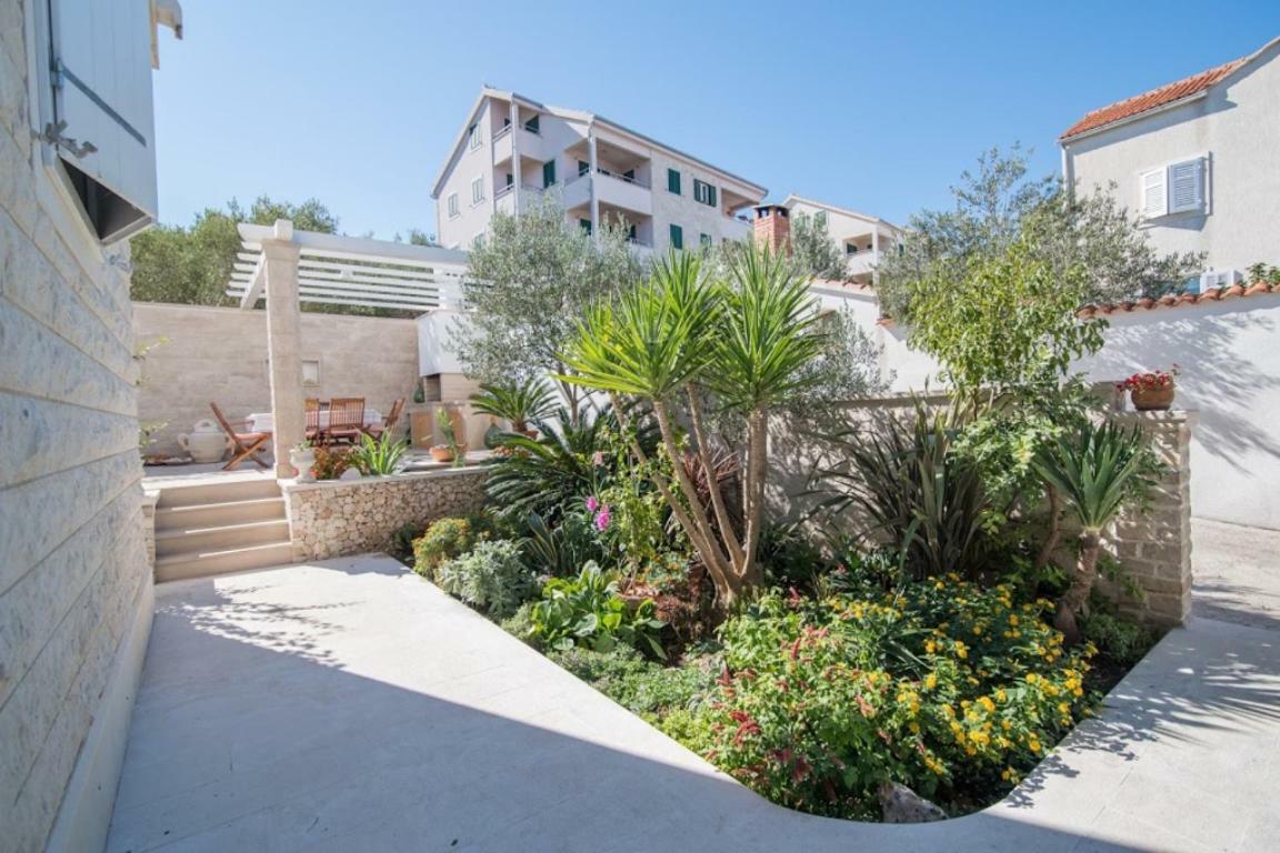 Apartments Petranic Supetar Extérieur photo