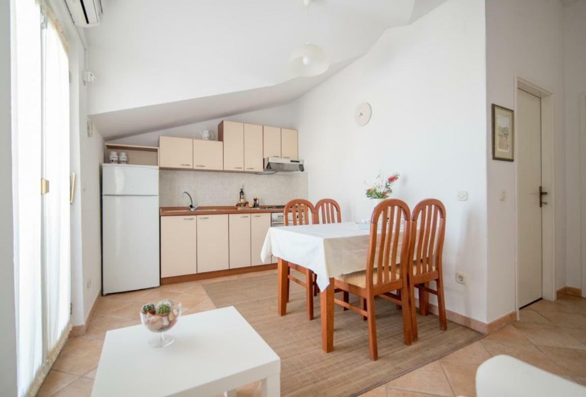 Apartments Petranic Supetar Extérieur photo
